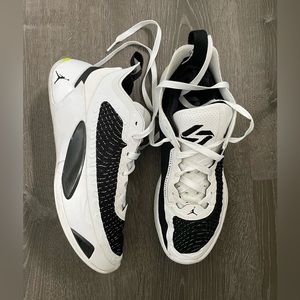 Mens Jordan Luka 1 Basketball Shoes, size 7.5